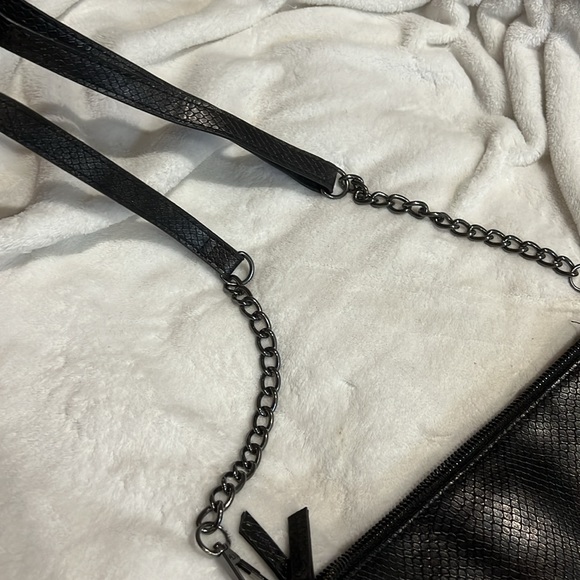 Black Snake skin pu leather cross body bag - Picture 3 of 10